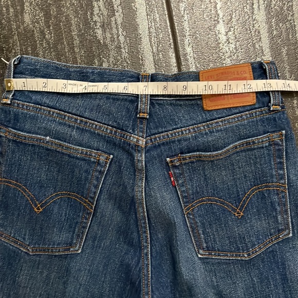 Levi’s button fly “white oak” shorts - Picture 4 of 7